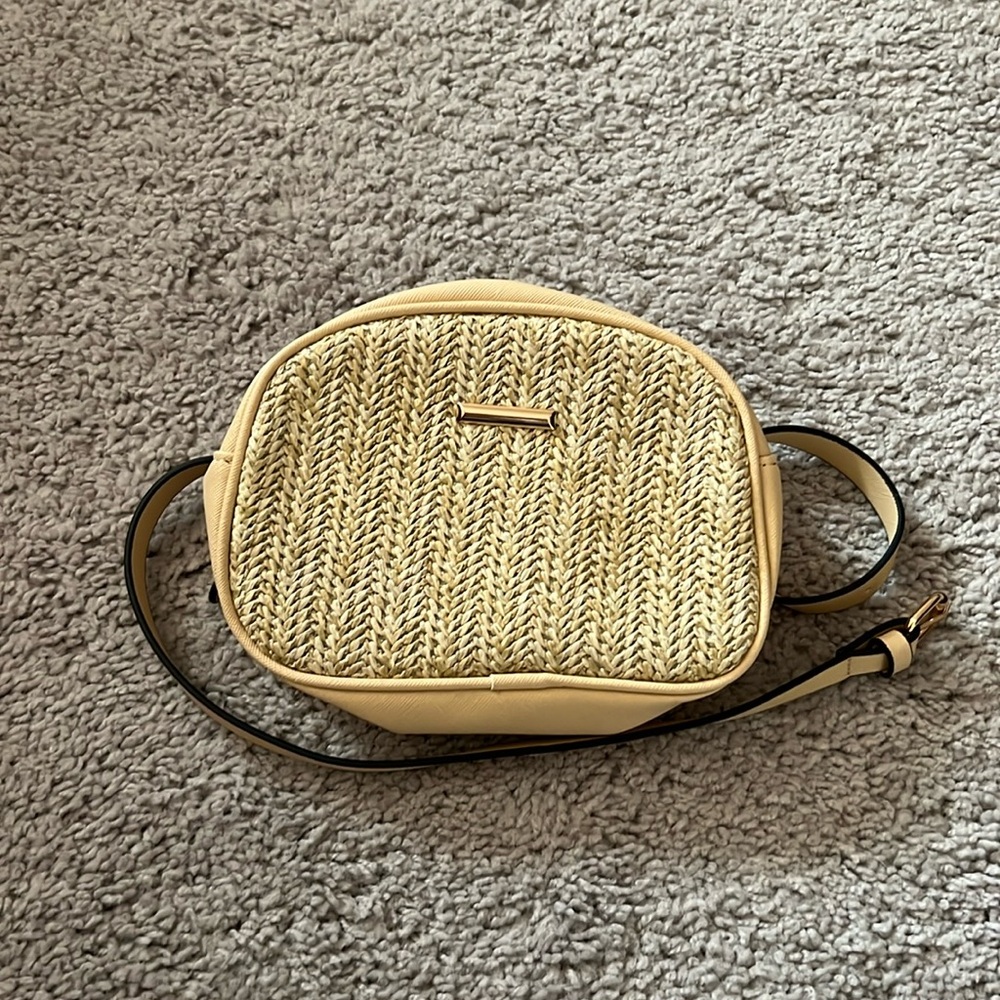 EUC SHEIN Basket Weave Belt Bag - Small